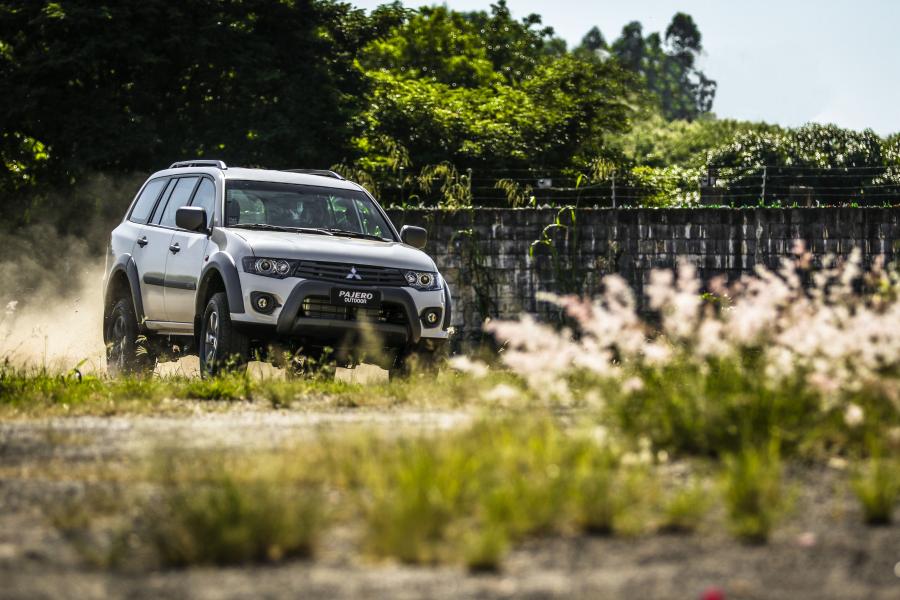  Mitsubishi Pajero Dakar OutDoor 2016 года  (фото 15 из 30)